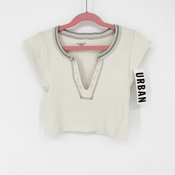 Urban Outfitters Out From Under Go For Gold Seamless Top - Picture 2 of 6